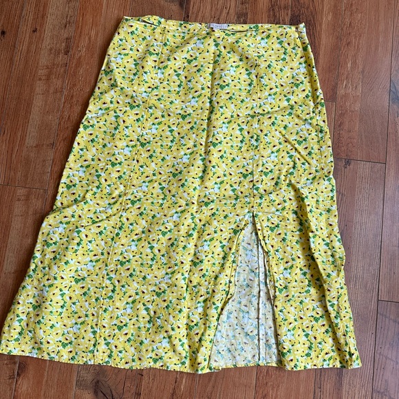 Yellow floral skirt - Picture 1 of 5